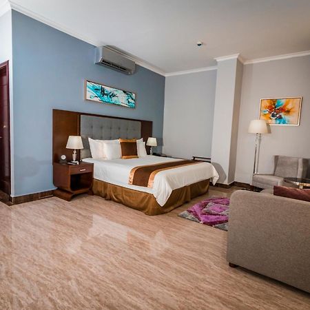 Hotel City Plaza & Suites David Kültér fotó