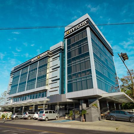 Hotel City Plaza & Suites David Kültér fotó