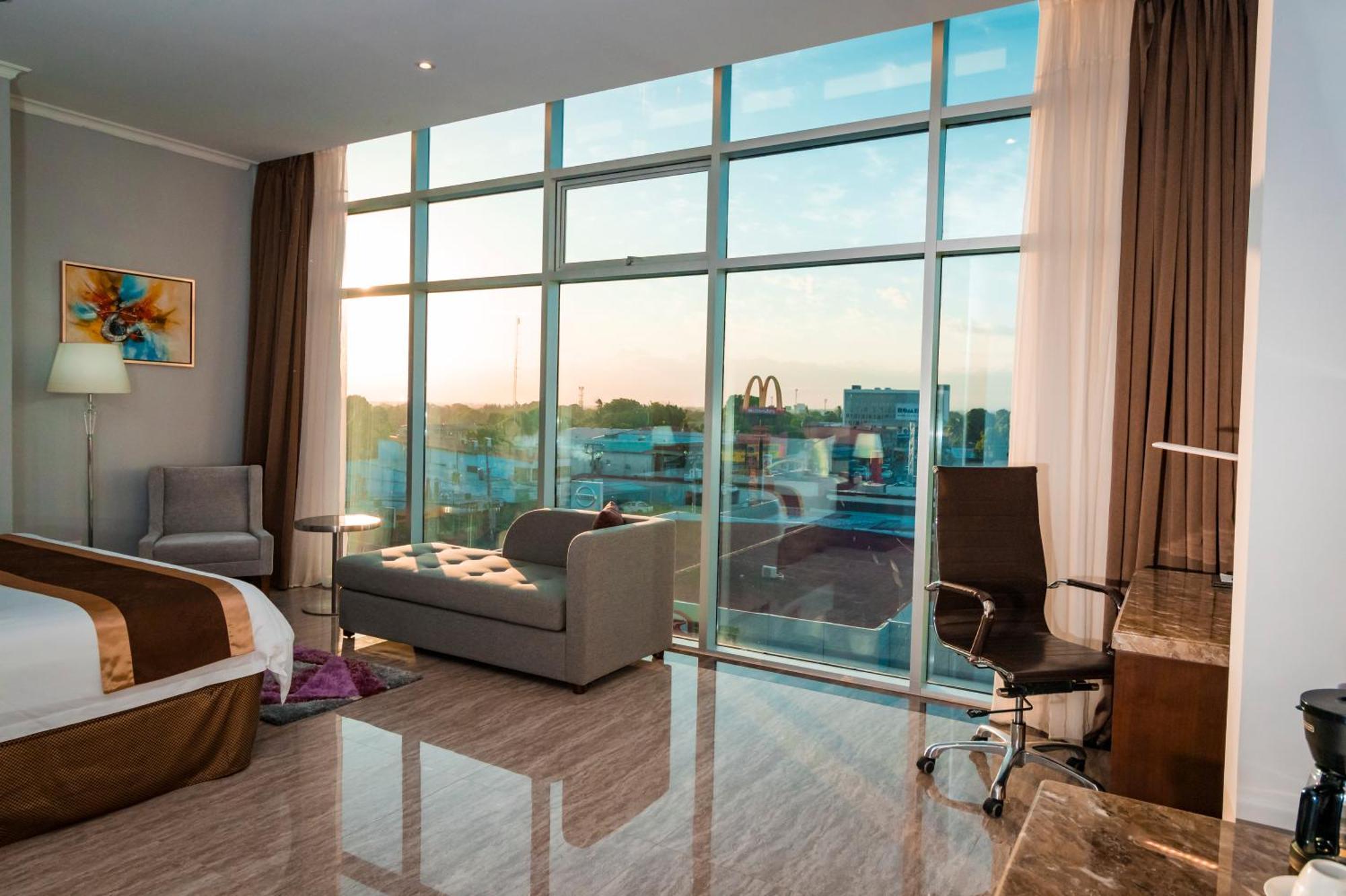 Hotel City Plaza & Suites David Kültér fotó